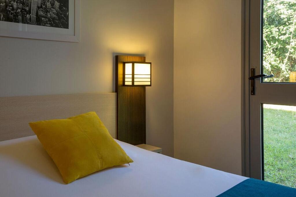The Originals City, Hotel Novella Confort, Nantes Est Каркефу Екстер'єр фото