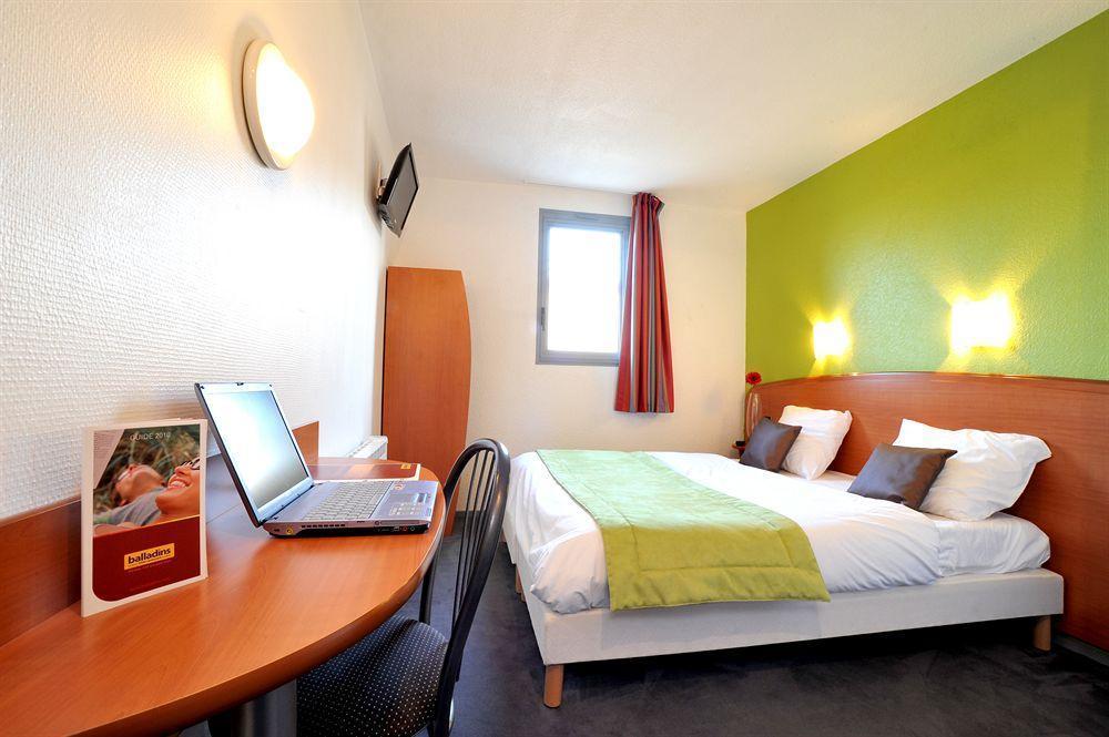 The Originals City, Hotel Novella Confort, Nantes Est Каркефу Екстер'єр фото