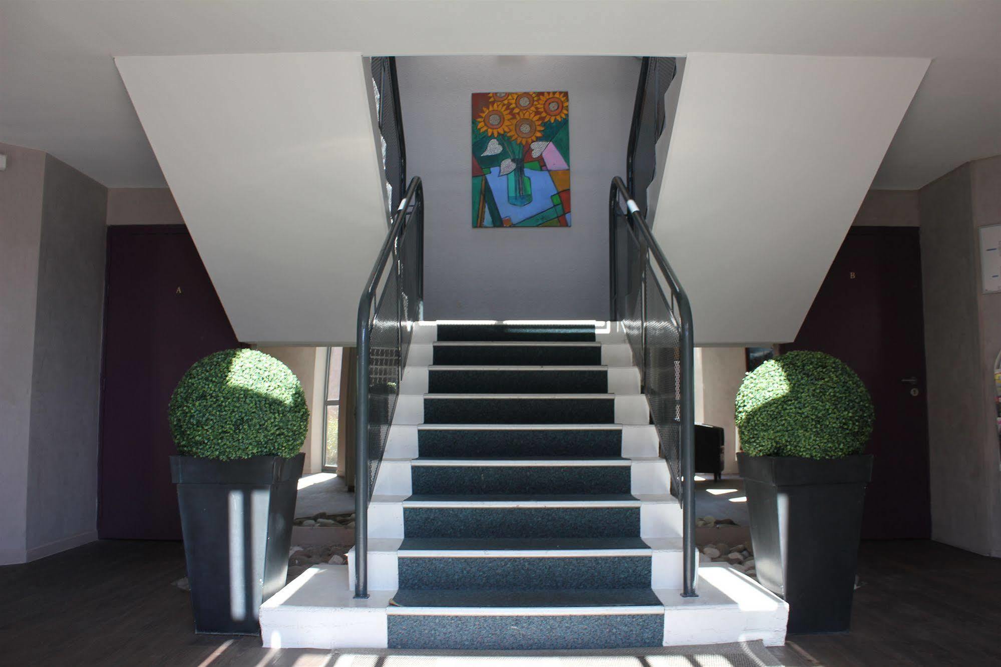 The Originals City, Hotel Novella Confort, Nantes Est Каркефу Екстер'єр фото